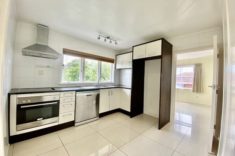 Photo of property in 25 Clayton Road, Manurewa, Auckland, 2102