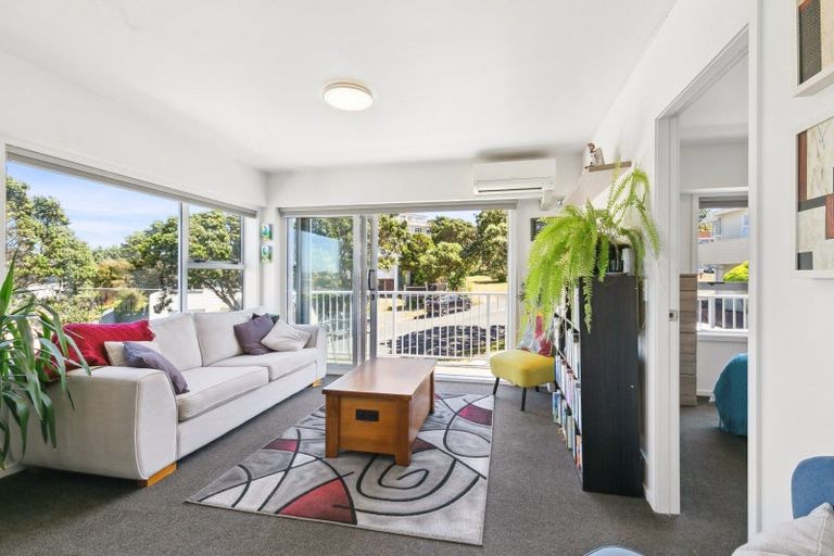Photo of property in 11/32u Akaroa Drive, Maupuia, Wellington, 6022