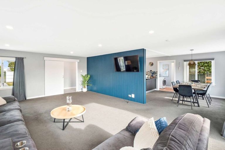 Photo of property in 8 Roberts Road, Hei Hei, Christchurch, 8042