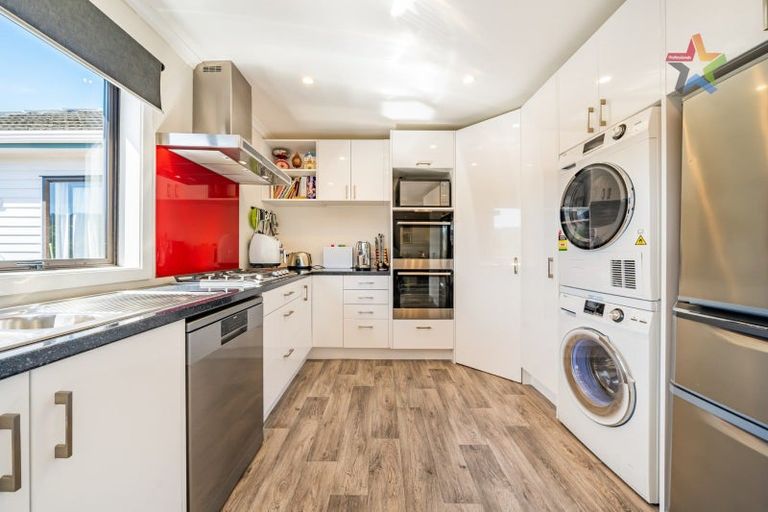 Photo of property in 13 Lees Grove, Wainuiomata, Lower Hutt, 5014