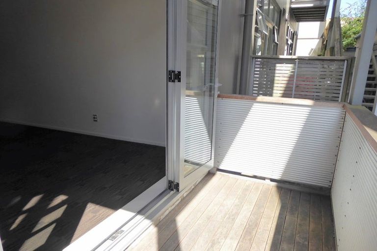 Photo of property in Vespa Apartments, 304/20 Hanson Street, Mount Cook, Wellington, 6021