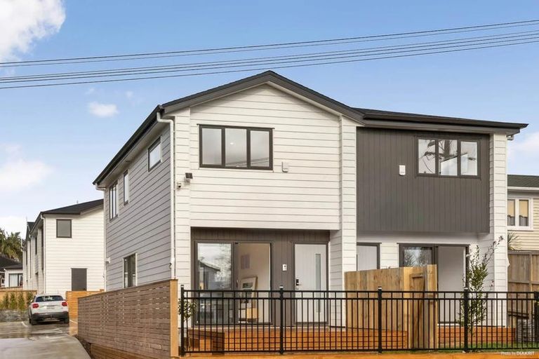 Photo of property in 7b Valron Road, Te Atatu South, Auckland, 0602
