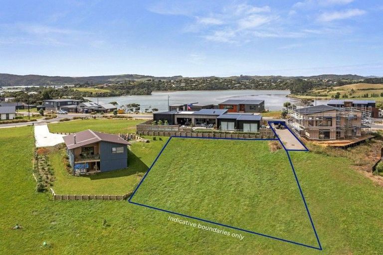 Photo of property in 48 Rangitahi Road, Raglan, 3225