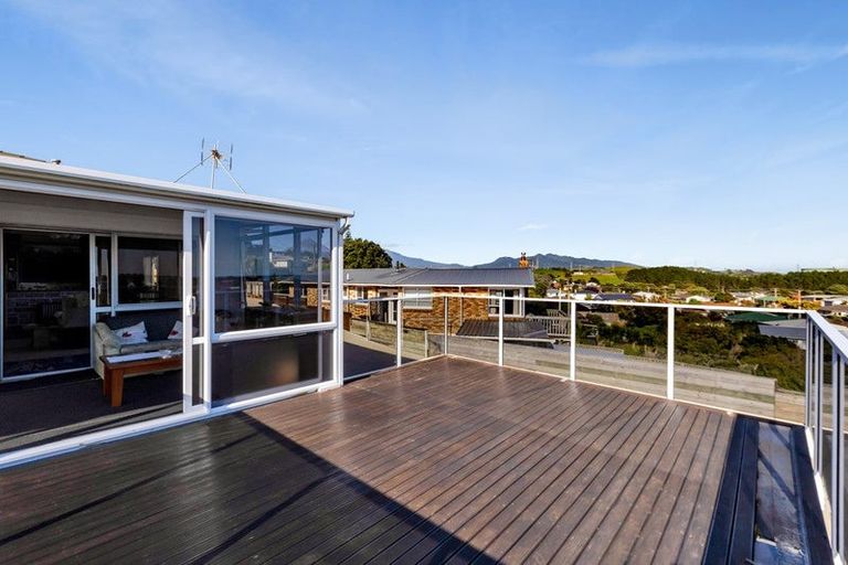 Photo of property in 17 Mount View Place, Spotswood, New Plymouth, 4310