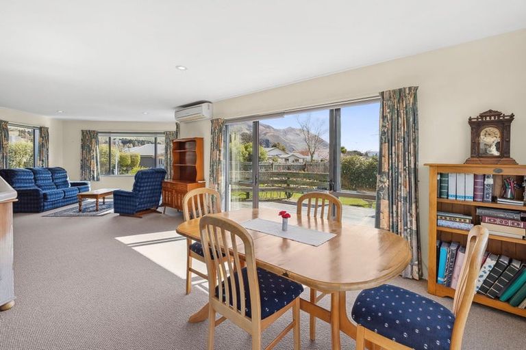 Photo of property in 26 Meadowstone Drive, Wanaka, 9305