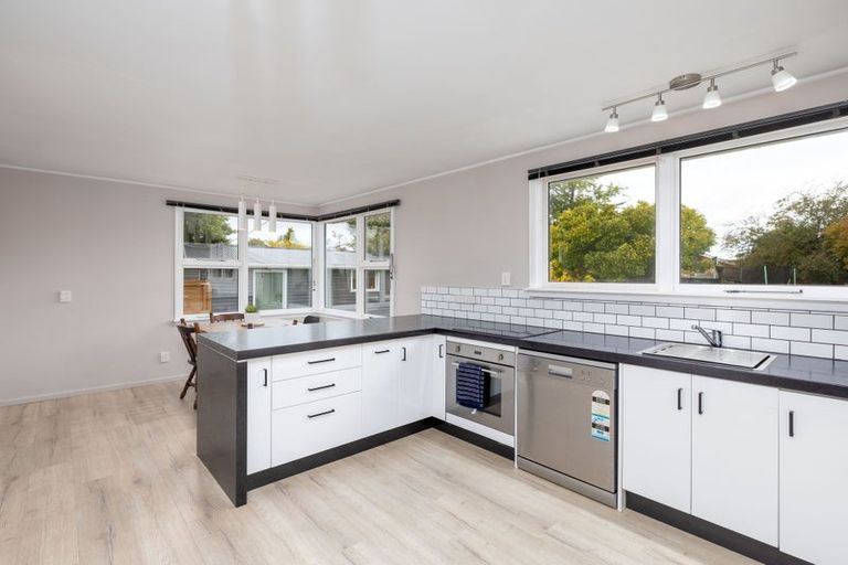 Photo of property in 4 Colina Street, Avonhead, Christchurch, 8042