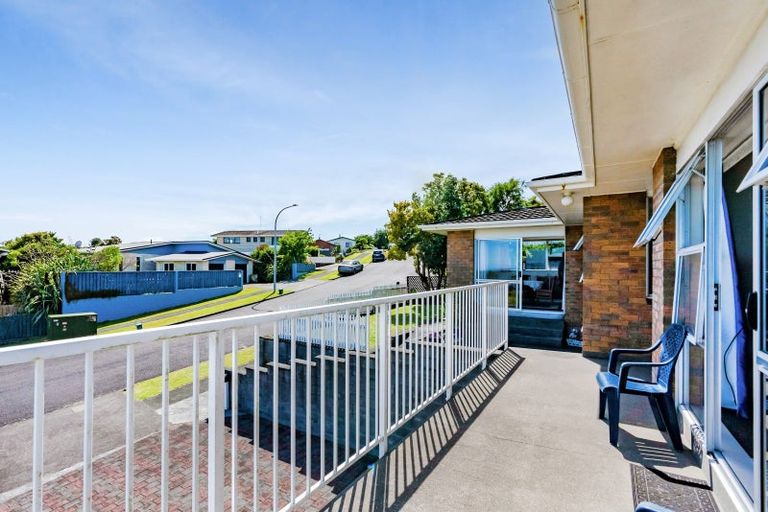 Photo of property in 16 Darwin Crescent, Spotswood, New Plymouth, 4310