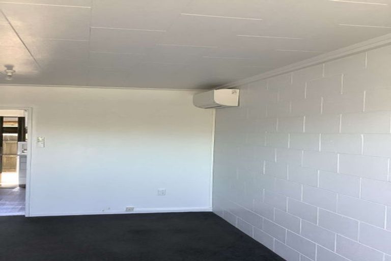 Photo of property in 2/86 Picton Avenue, Riccarton, Christchurch, 8011