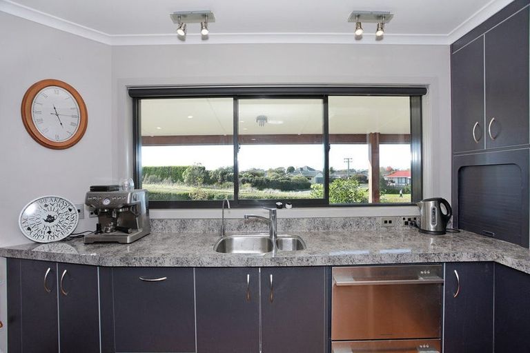 Photo of property in 7 Melody Place, Marton, 4710