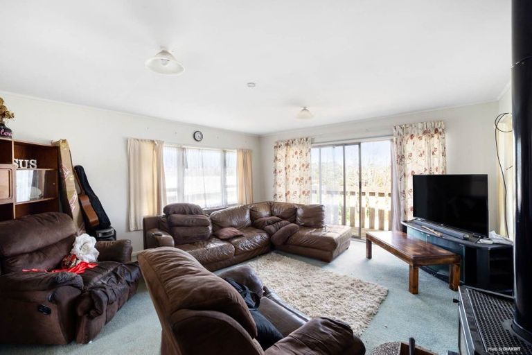 Photo of property in 16 Crompton Road, Massey, Auckland, 0614