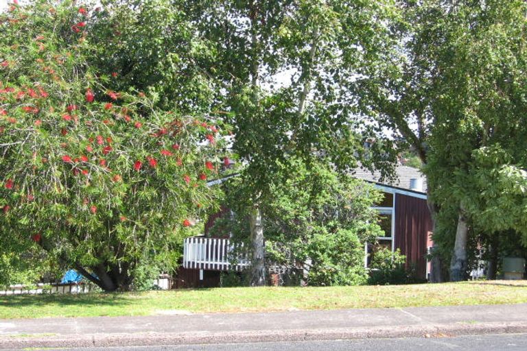 Photo of property in 25 Geoffrey Road, Torbay, Auckland, 0630