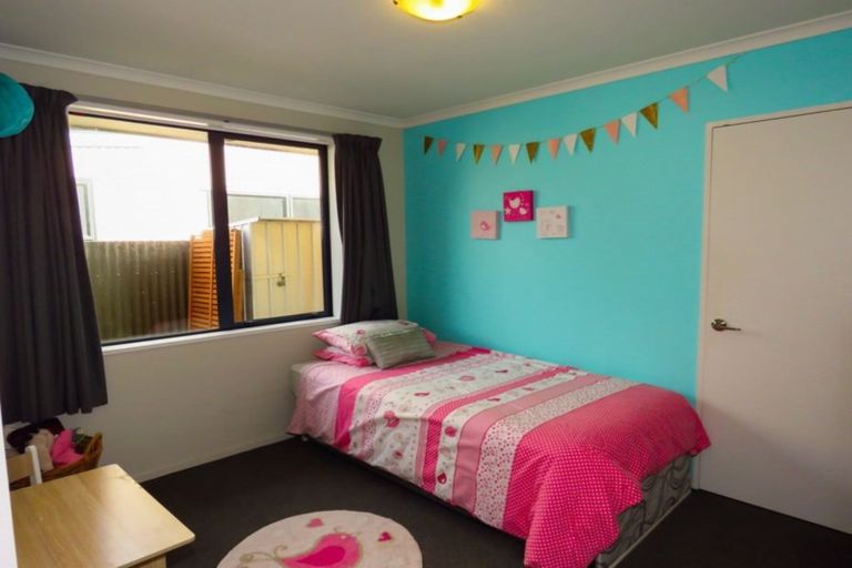 Photo of property in 53 Romilly Street, Westport, 7825