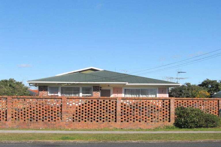 Photo of property in 1/17 Kelvin Road, Papakura, 2110