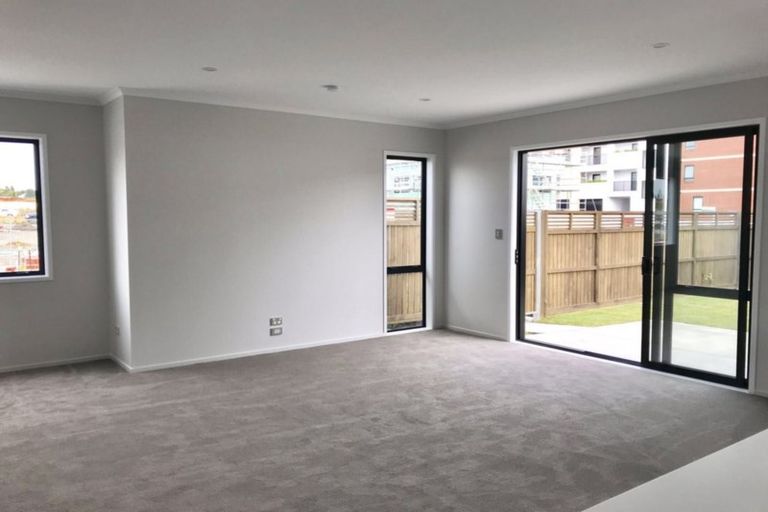 Photo of property in 26 Sidney Wallingford Way, Hobsonville, Auckland, 0616