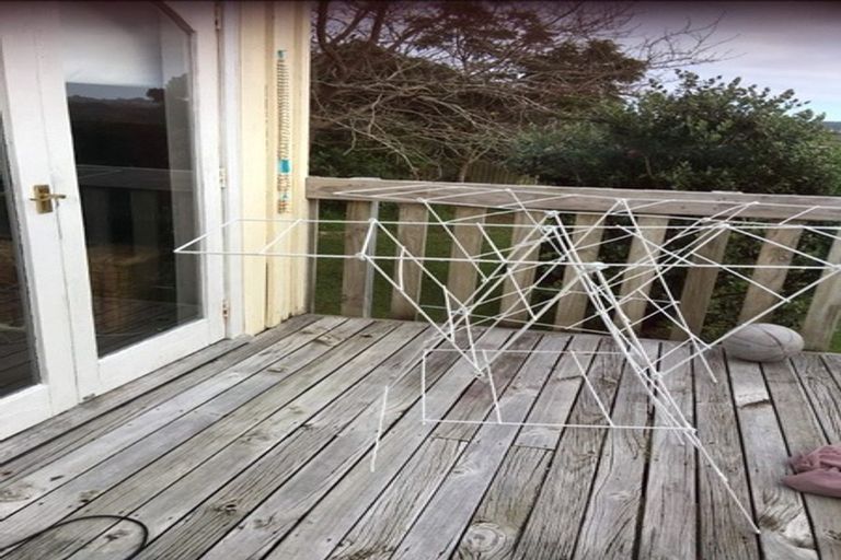 Photo of property in 37 Makiri Street, Helensville, 0800