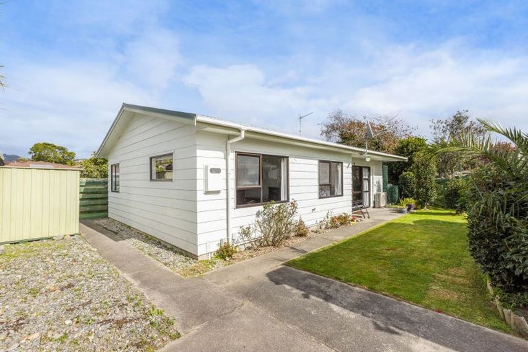 Photo of property in 37a Nimmo Avenue West, Waikanae, 5036