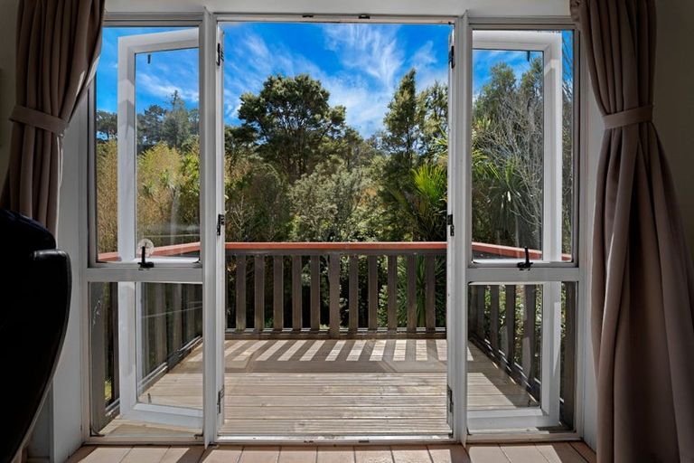 Photo of property in 883 Swanson Road, Swanson, Auckland, 0612