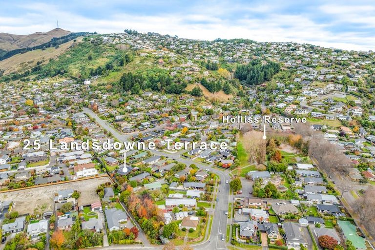 Photo of property in 25 Landsdowne Terrace, Cashmere, Christchurch, 8022