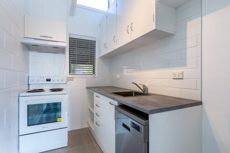 Photo of property in 5a Dolbear Street, Titirangi, Auckland, 0604