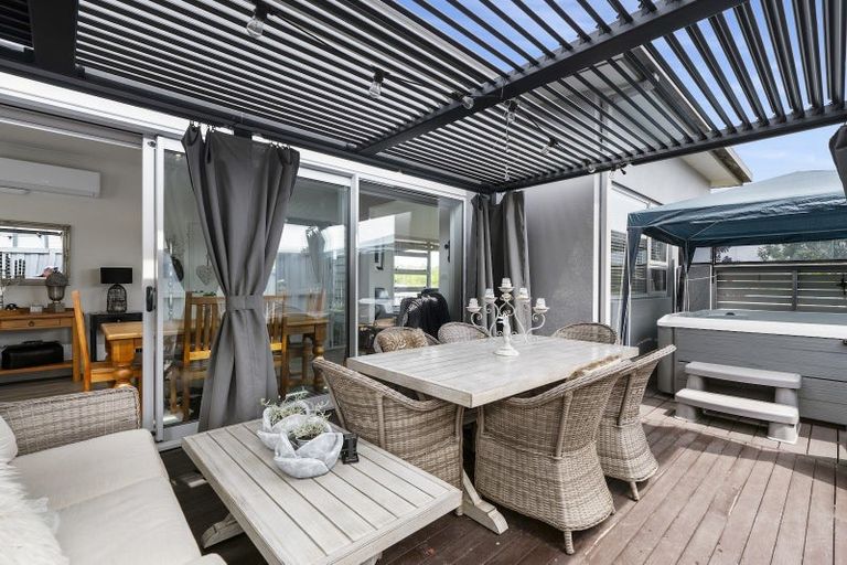 Photo of property in 21 Lakeview Quay, Pyes Pa, Tauranga, 3112