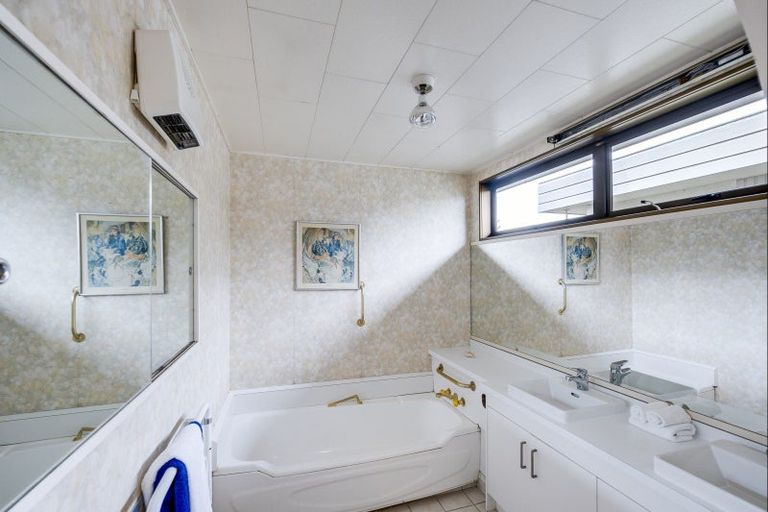 Photo of property in 110 Freyberg Avenue, Tamatea, Napier, 4112