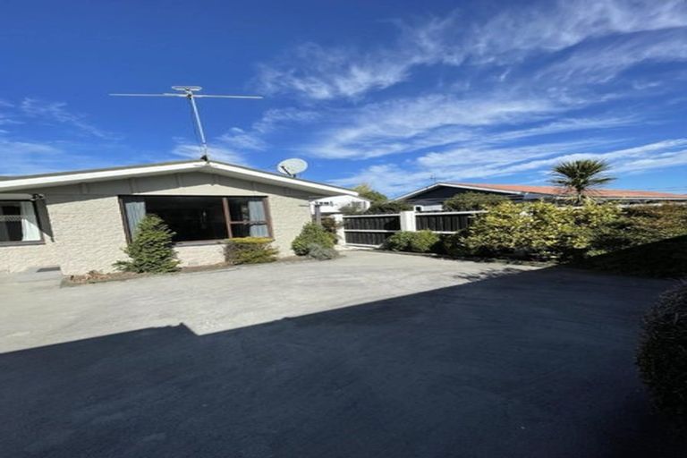 Photo of property in 8 Steadman Road, Broomfield, Christchurch, 8042