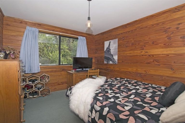 Photo of property in 4 James Scott Place, Te Atatu South, Auckland, 0602