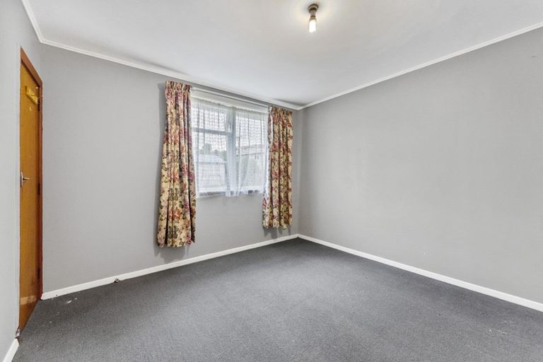 Photo of property in 21 York Place, Cannons Creek, Porirua, 5024