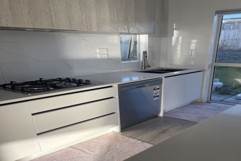 Photo of property in 3b Poruru Close, Papakura, 2110