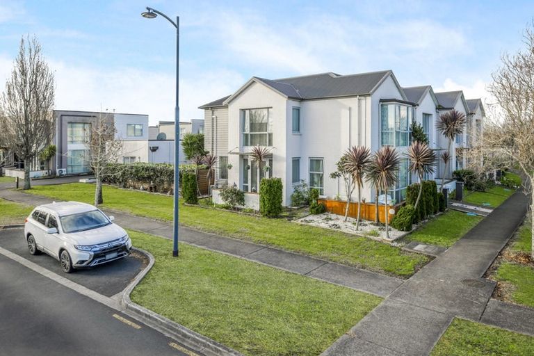 Photo of property in 30 Kuaka Drive, Takanini, 2112