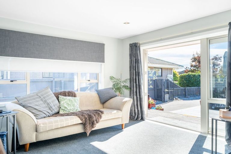 Photo of property in 14 Bideford Place, Dallington, Christchurch, 8061