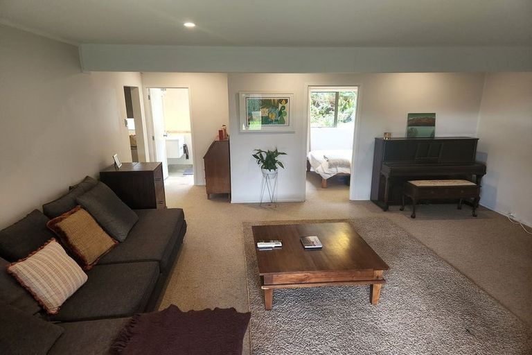 Photo of property in 25 South Lynn Road, Titirangi, Auckland, 0604