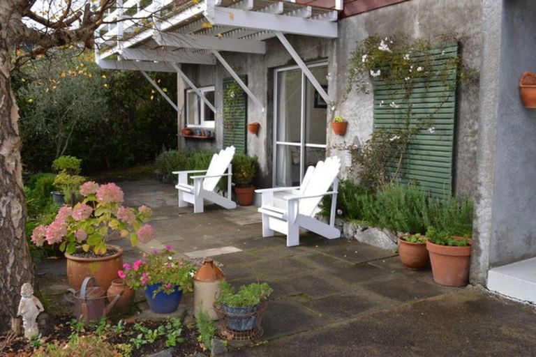 Photo of property in 4 Wilmshurst Place, Tawa, Wellington, 5028