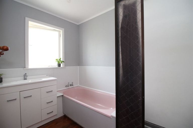 Photo of property in 19 Kenmore Place, Tokoroa, 3420