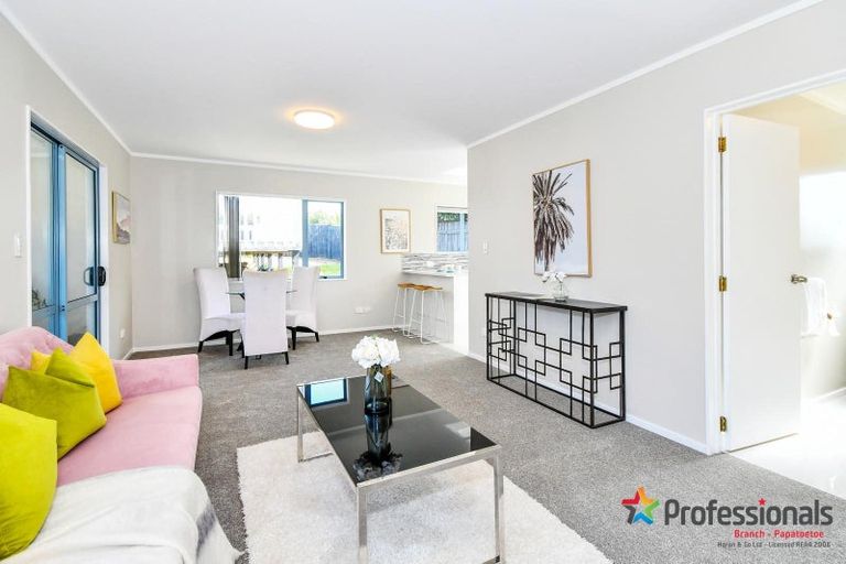 Photo of property in 22 Caringbah Drive, Papatoetoe, Auckland, 2025