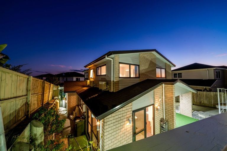 Photo of property in 14 Kereru Rise, Papakura, 2110