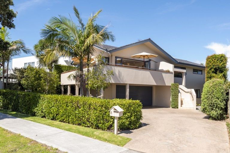 Photo of property in 8 Gulf Crest, Bucklands Beach, Auckland, 2012