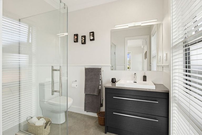 Photo of property in 14 Topping Place, Whitianga, 3510