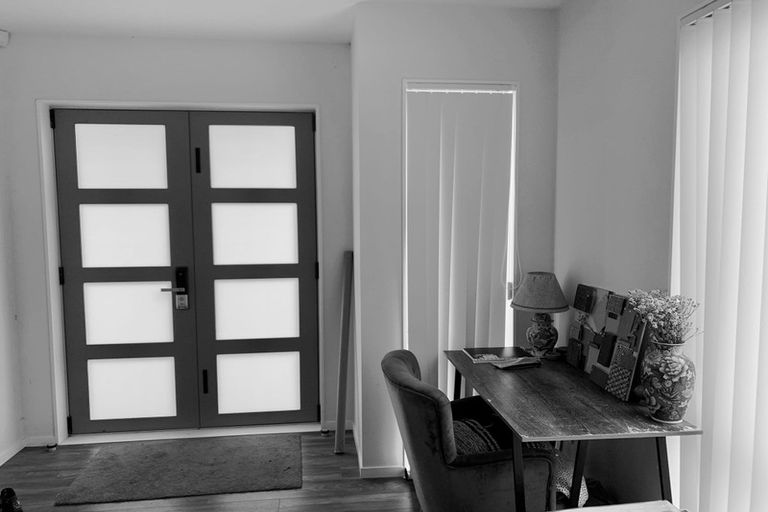 Photo of property in 4a Sherwood Avenue, Te Atatu South, Auckland, 0610