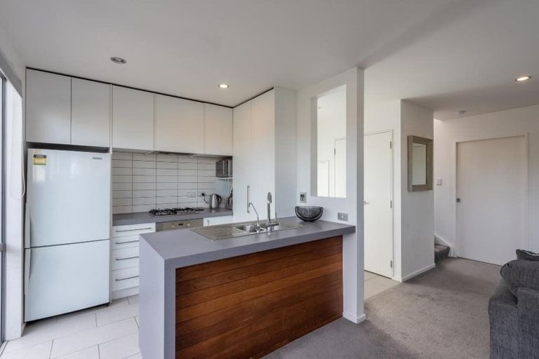 Photo of property in 122u4 Miramar Avenue, Miramar, Wellington, 6022