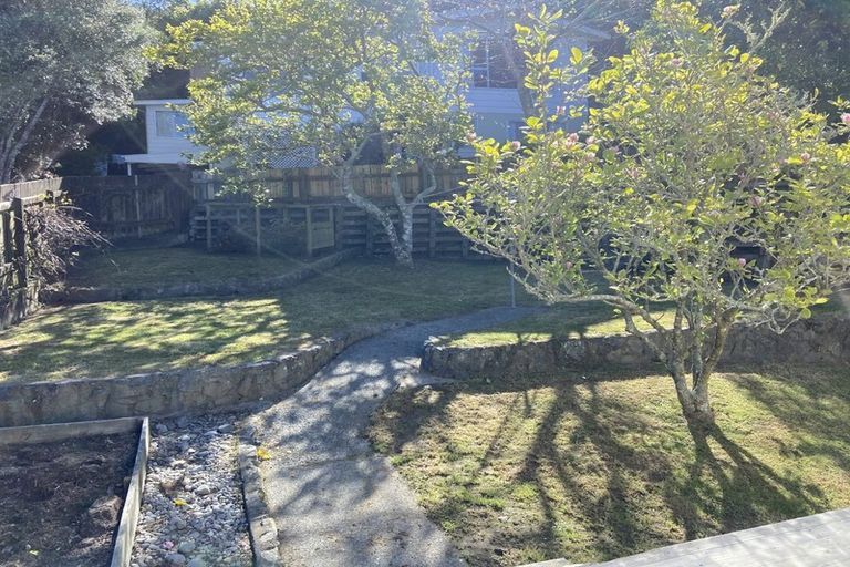 Photo of property in 162 Broderick Road, Johnsonville, Wellington, 6037