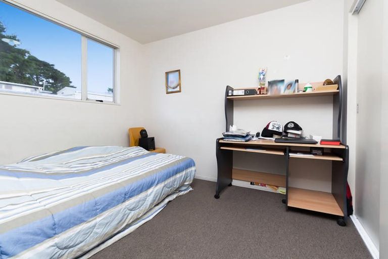 Photo of property in 10/242 Great North Road, Henderson, Auckland, 0612