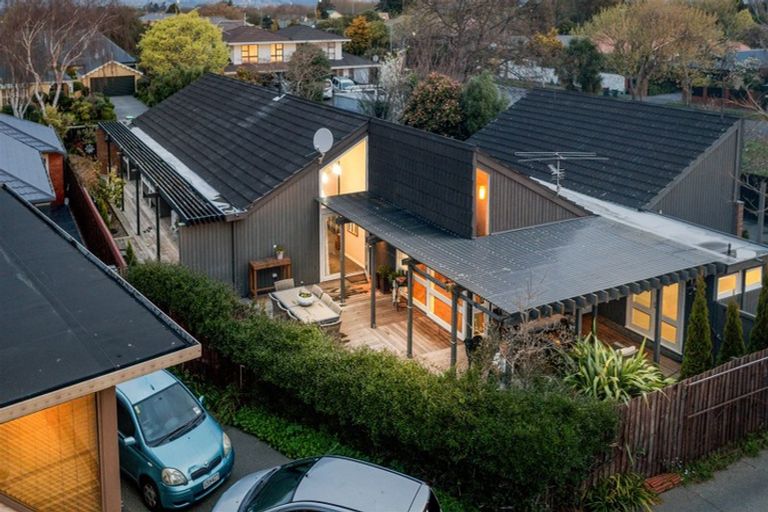 Photo of property in 14 Kent Lodge Avenue, Avonhead, Christchurch, 8042