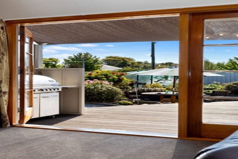 Photo of property in 2 Spring Grove Street, Spreydon, Christchurch, 8024