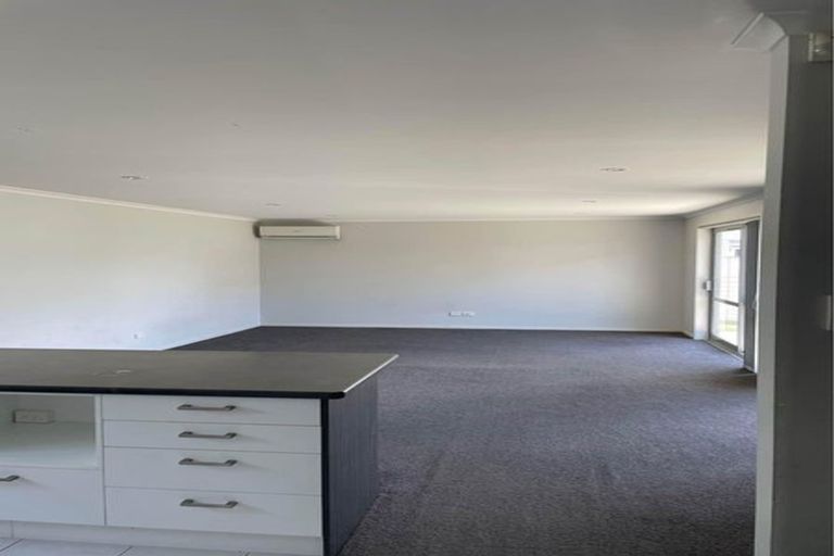 Photo of property in 13 Moho Lane, Takanini, 2112