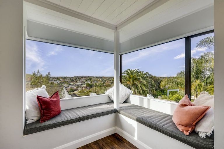 Photo of property in 55 Churchill Drive, Taradale, Napier, 4112