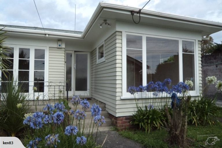 Photo of property in 112 Rosier Road, Glen Eden, Auckland, 0602