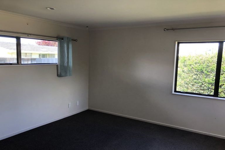 Photo of property in 8 Saint Pauls Court, Highbury, Palmerston North, 4412