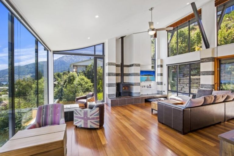 Photo of property in 20 Peregrine Place, Queenstown, 9300