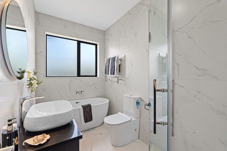 Photo of property in 27 Mahi Road, Helensville, 0800